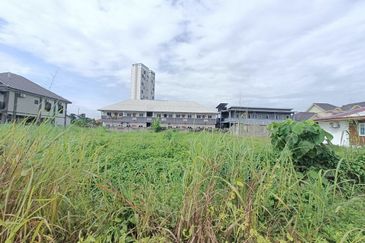 Tanah Lot Bungalow  Jalan Jurutera, Kampung Lombong.Kuala Langat