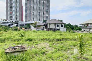 Tanah Lot Bungalow  Jalan Jurutera, Kampung Lombong.Kuala Langat