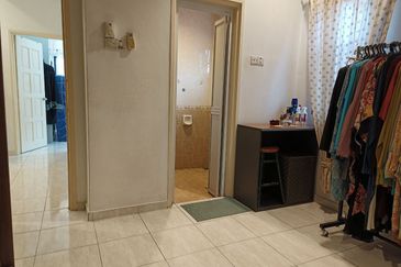 2 Storey Semi D, Jalan Kristal Seksyen 7, Shah Alam