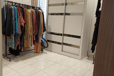 2 Storey Semi D, Jalan Kristal Seksyen 7, Shah Alam