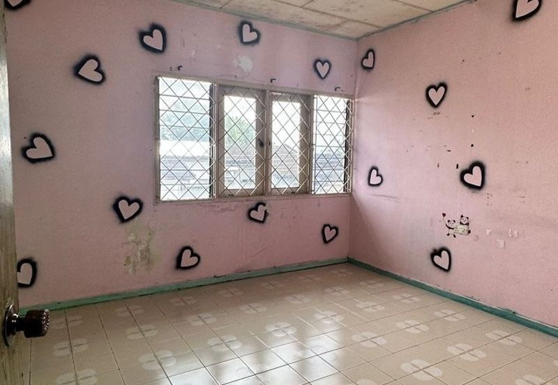 Taman Pelangi, Plentong