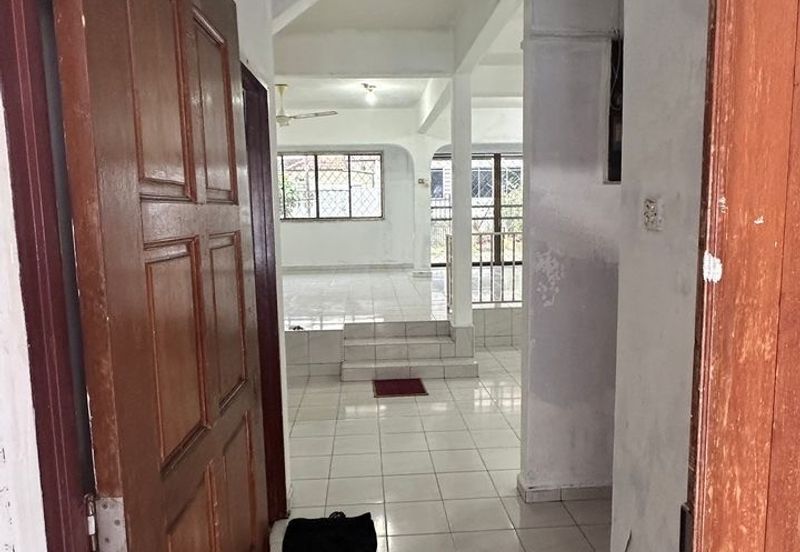 Taman Pelangi, Plentong