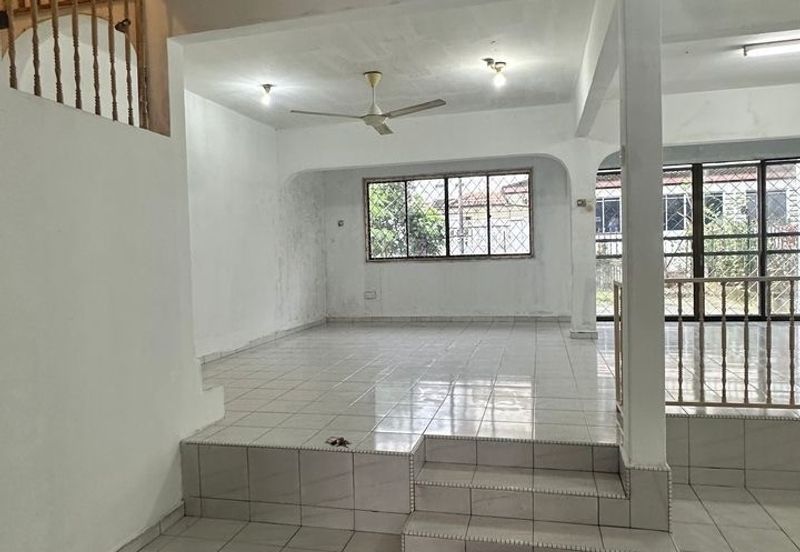 Taman Pelangi, Plentong