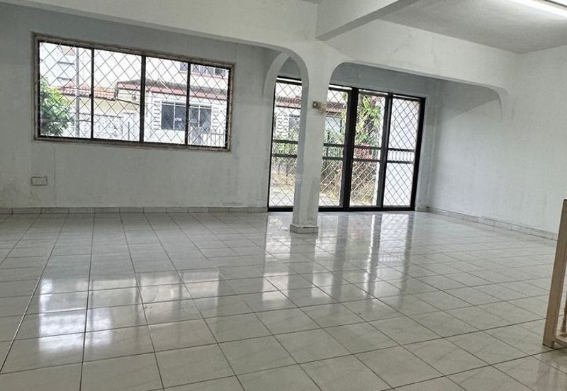 Taman Pelangi, Plentong