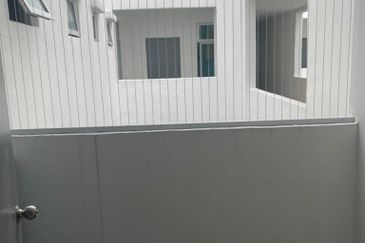 Meridin Bayvue Apartment