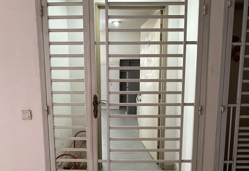 Dedaun Hijau (Greenfield Regency)