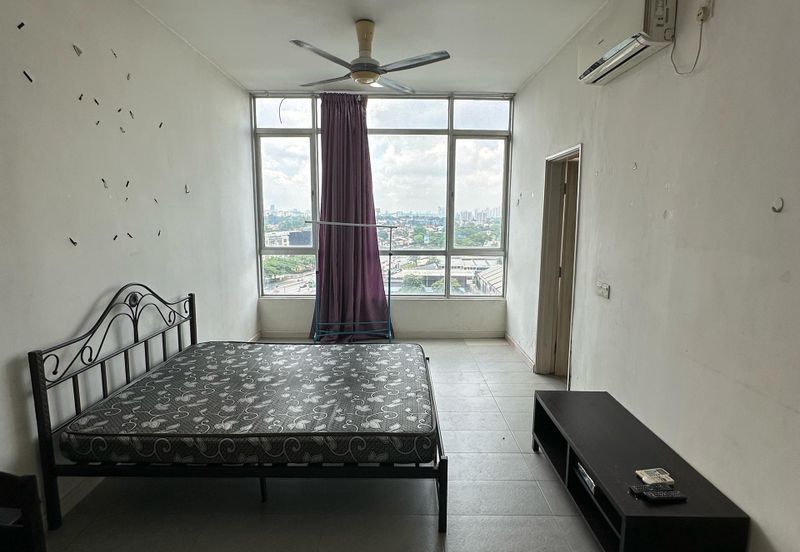 Dedaun Hijau (Greenfield Regency)