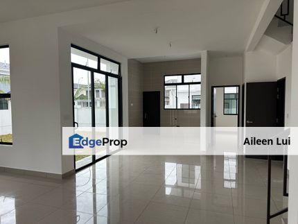 For Rent Pelangi Indah Double Storey Corner , Johor, Ulu Tiram