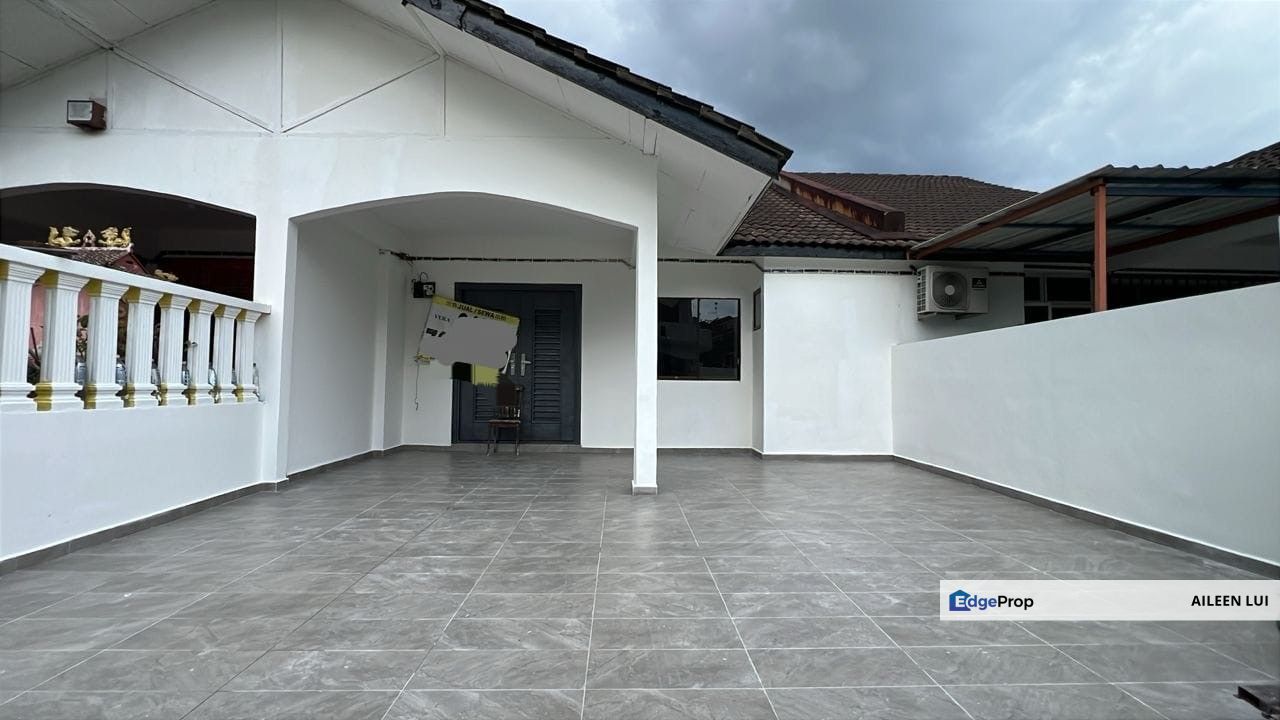 For Sale Taman Bukit Jaya Ulu Tiram 1.5 Storey Fully Extended, Johor, Ulu Tiram