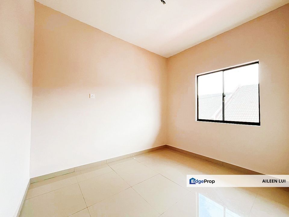 For Sale Taman Bukit Jaya Ulu Tiram 1.5 Storey Fully Extended, Johor, Ulu Tiram
