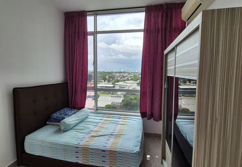 Dedaun Hijau (Greenfield Regency)