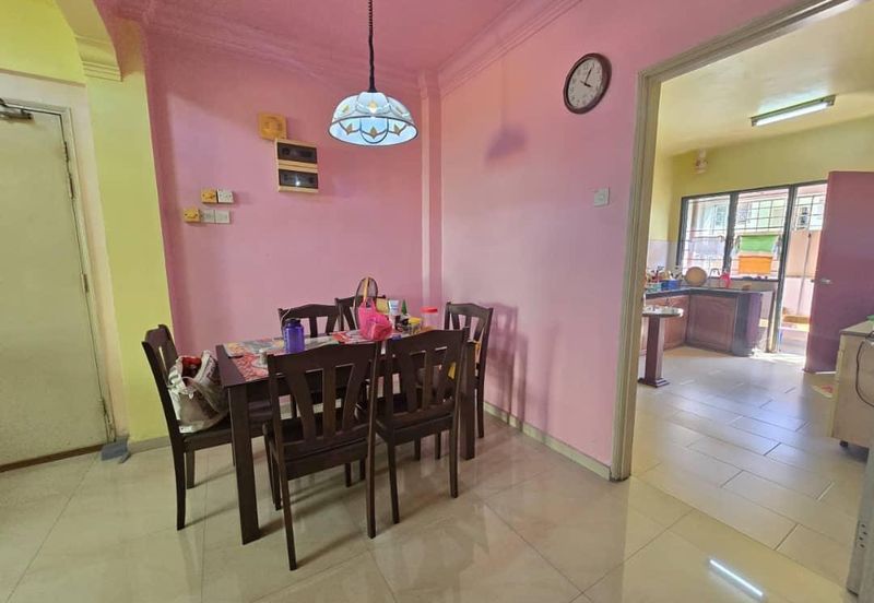 Lily & Jasmine Apartment