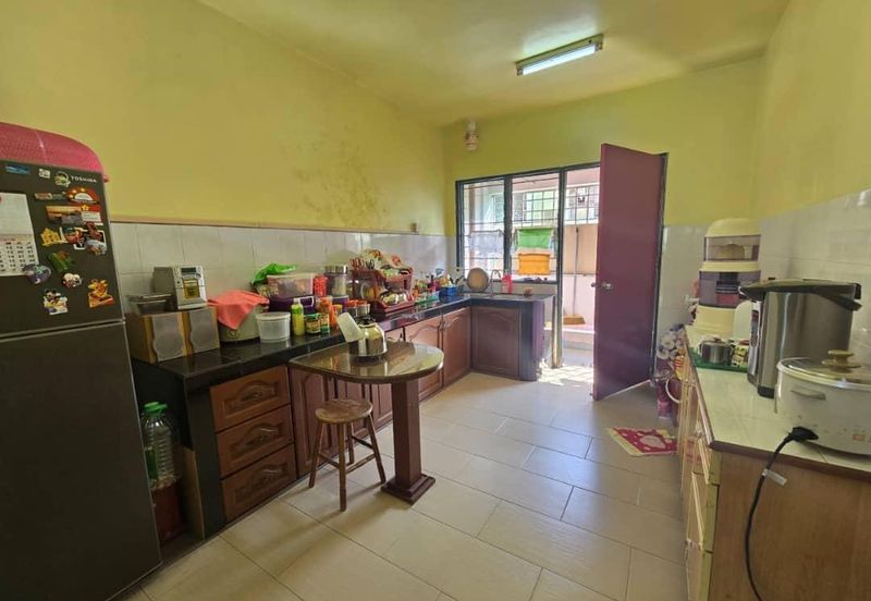 Lily & Jasmine Apartment