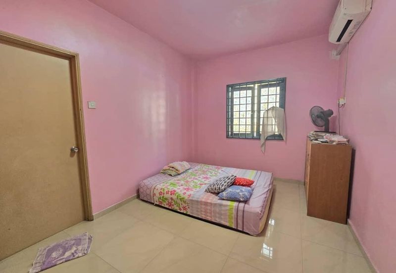 Lily & Jasmine Apartment