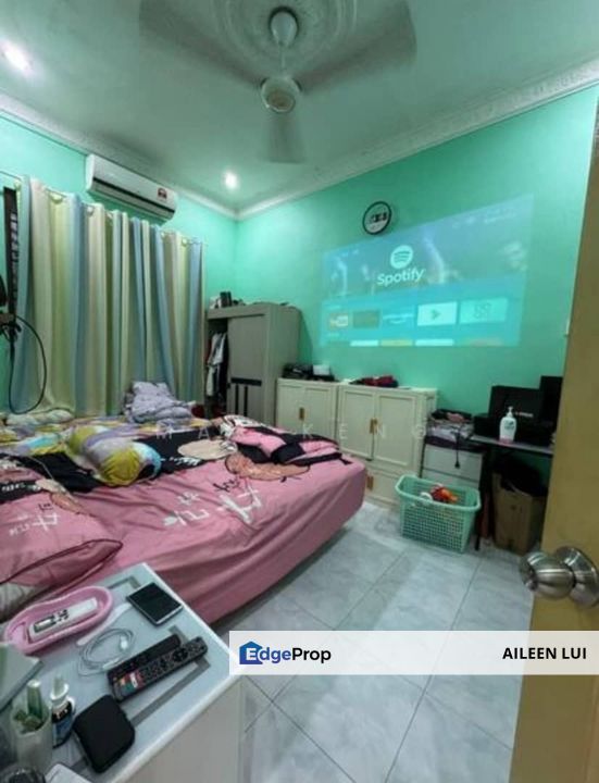 For Sale Nusa Bestar 2 Single Storey Endlot with 10ft Land, Johor, Johor Bahru