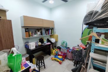 Dedaun Hijau (Greenfield Regency)