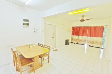 Lily & Jasmine Apartment