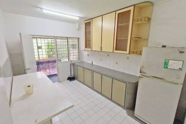 Lily & Jasmine Apartment