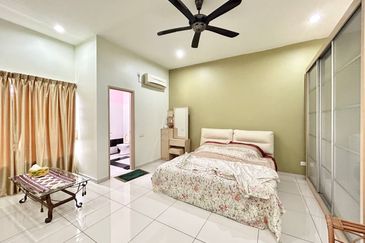 Setia Tropika Double Storey Furnish For Rent