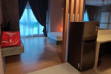 Baypoint @ Country Garden Danga Bay