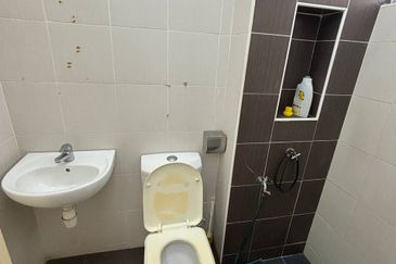 Jalan Mutiara Emas 10/8