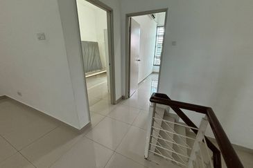 Jalan Mutiara Emas 10/8