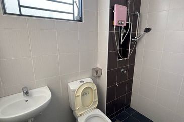 Jalan Mutiara Emas 10/8