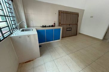 Jalan Mutiara Emas 10/8