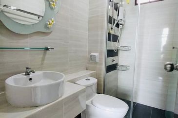 D'Summit Residences @ Kempas Utama