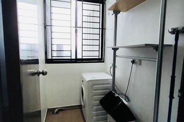 D'Summit Residences @ Kempas Utama