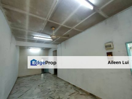 For Sale Taman Sri Pulai Single Storey House Full Loan Unit, Johor, Skudai