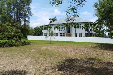 Perdana Lakeview East