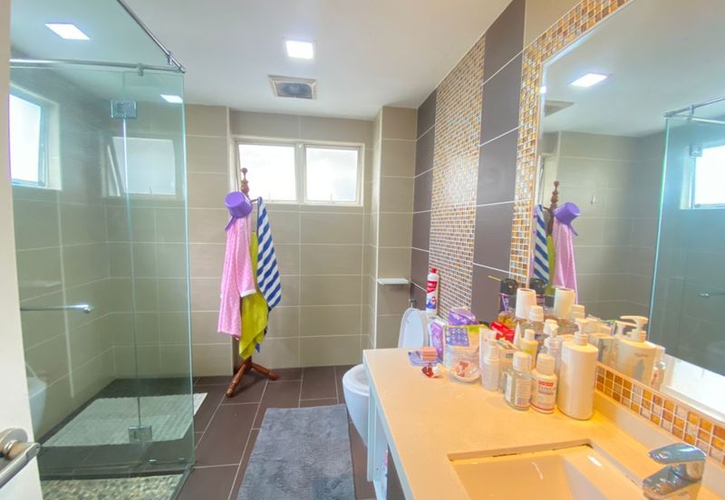 Bungaraya Kondominium, Saujana Subang