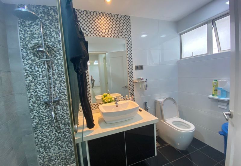 Bungaraya Kondominium, Saujana Subang