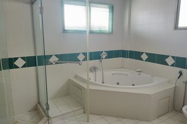 Bungaraya Kondominium, Saujana Subang