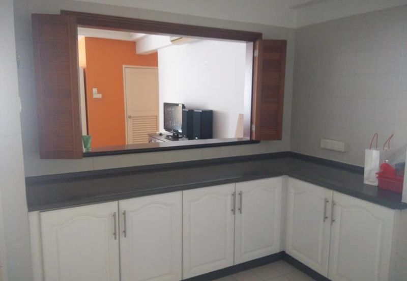 Bungaraya Kondominium, Saujana Subang