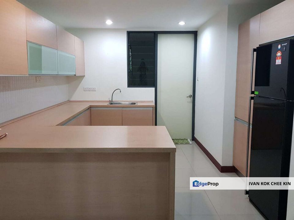 Limited Unit With Balcony Direct Access To Pool Area, Selangor, Petaling Jaya