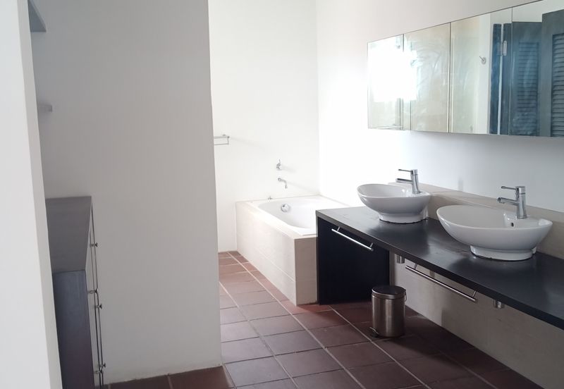 Bungaraya Kondominium, Saujana Subang