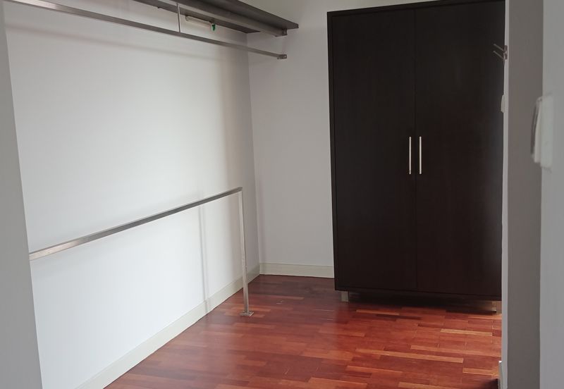 Bungaraya Kondominium, Saujana Subang