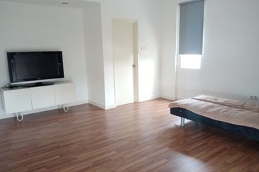 Bungaraya Kondominium, Saujana Subang