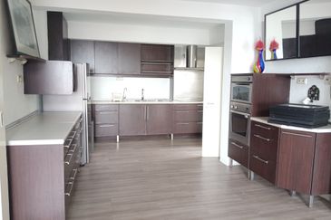 Bungaraya Kondominium, Saujana Subang