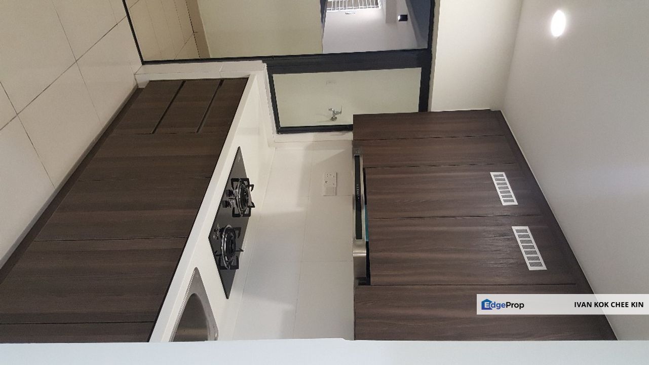 Limited Unit With 2 Carpark Lot & Pool View, Selangor, Ara Damansara