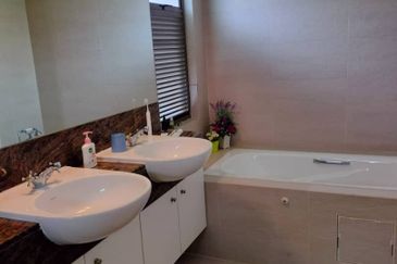 Ara Hill Condominium