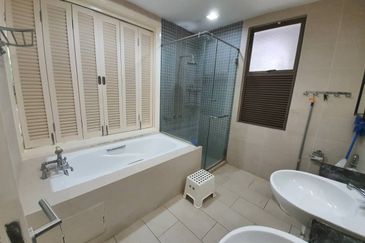 Ara Hill Condominium