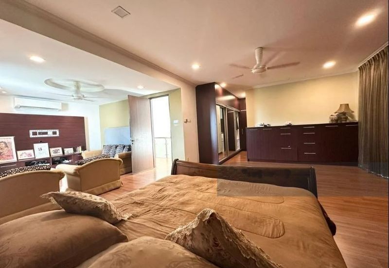 Fully Renovated & Extended, Good Unit Condition with Huge Garden