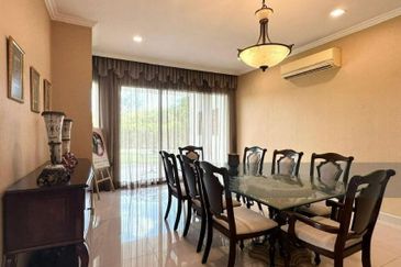 Fully Renovated & Extended, Good Unit Condition with Huge Garden