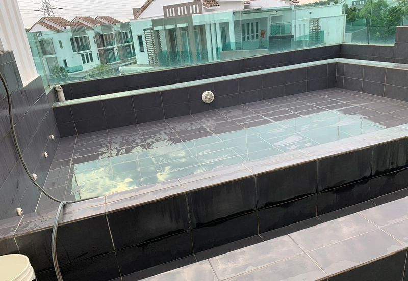 Huge side land, End Lot Unit, 2.5 Storey USJ Heights