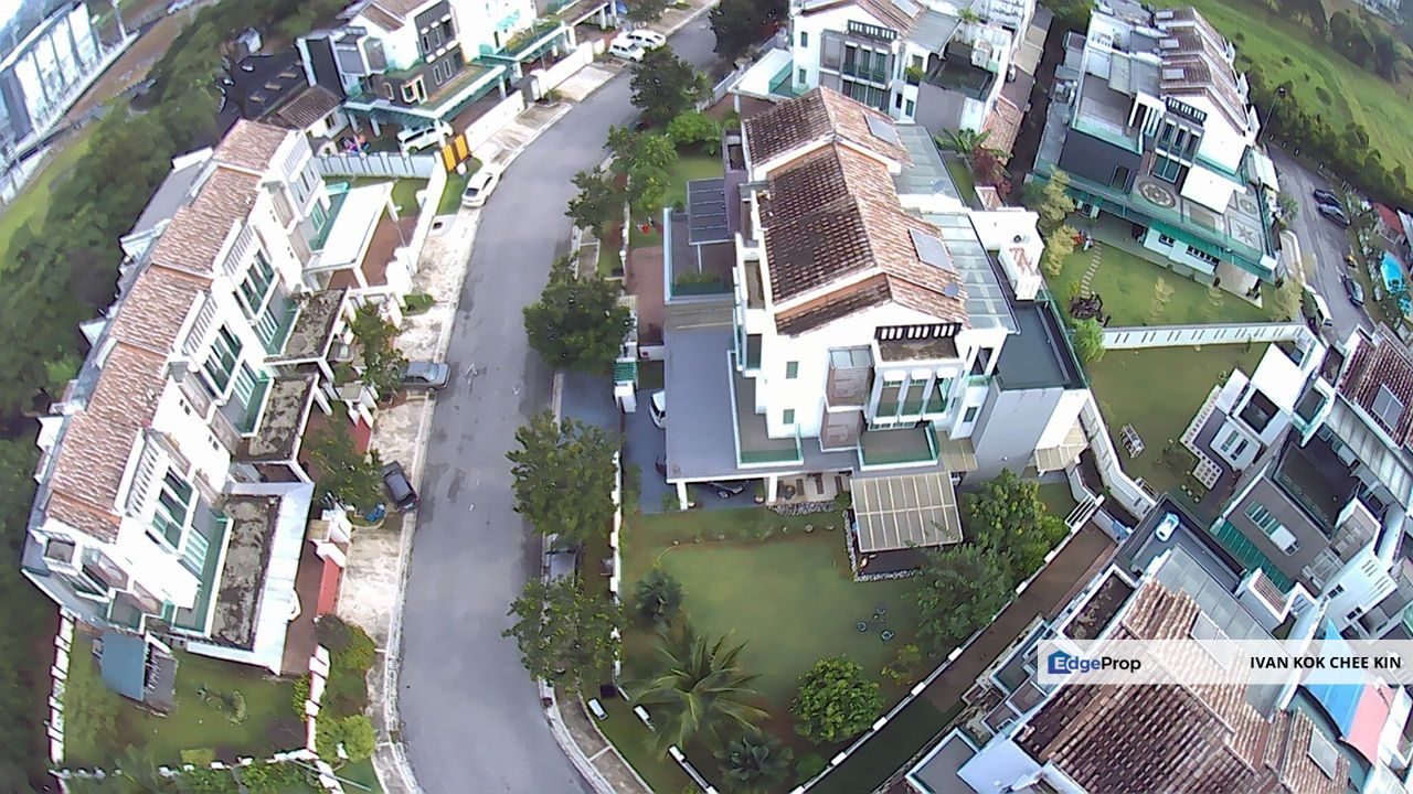 Huge side land, End Lot Unit, 2.5 Storey USJ Heights, Selangor, USJ Heights