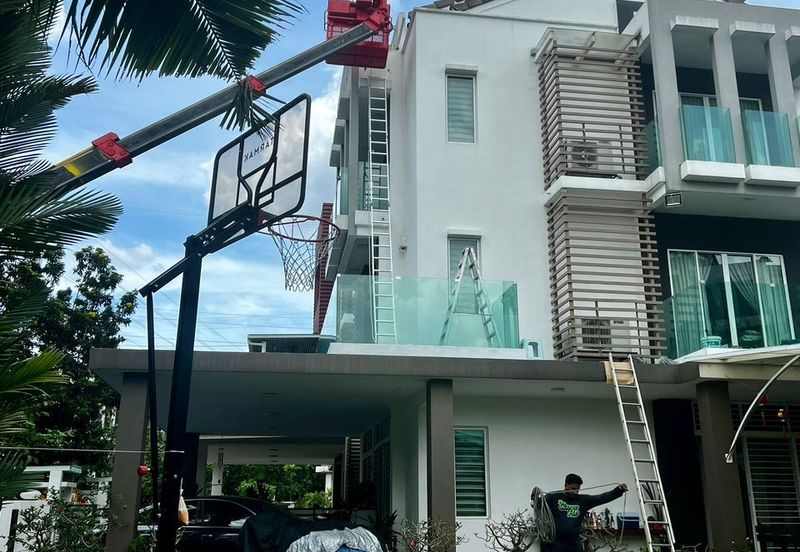 Huge side land, End Lot Unit, 2.5 Storey USJ Heights