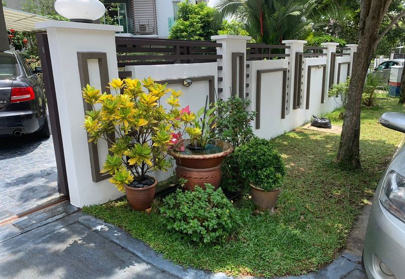 Huge side land, End Lot Unit, 2.5 Storey USJ Heights